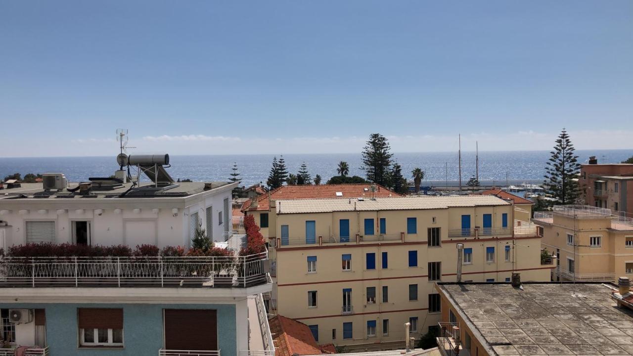Da Mariella Case Vacanza - Bilocale Sunset Vista Mare Sanremo Exteriör bild