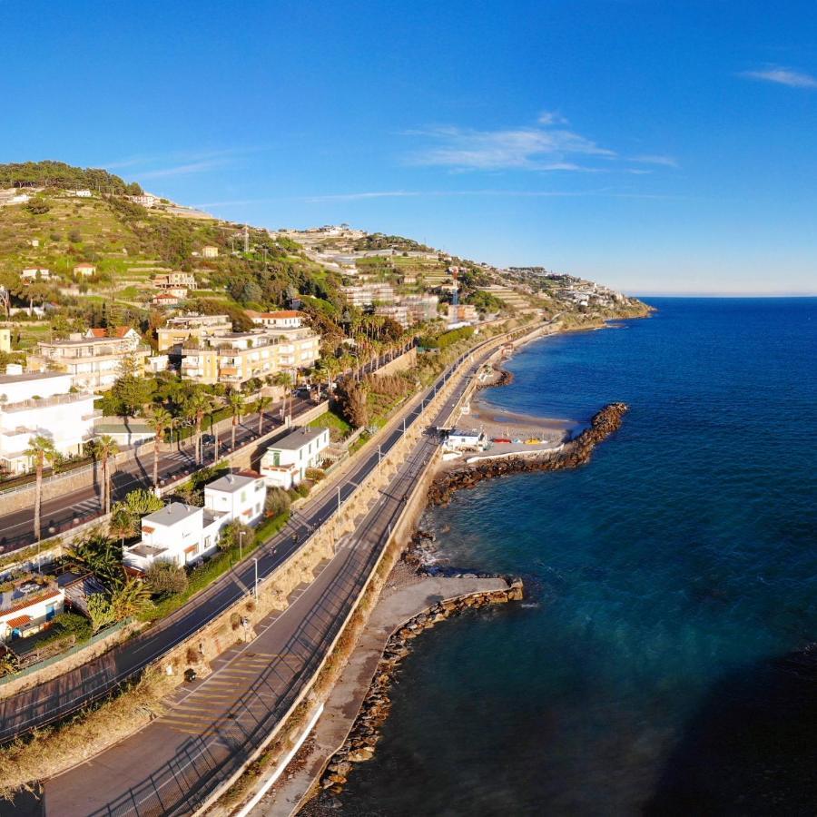 Da Mariella Case Vacanza - Bilocale Sunset Vista Mare Sanremo Exteriör bild